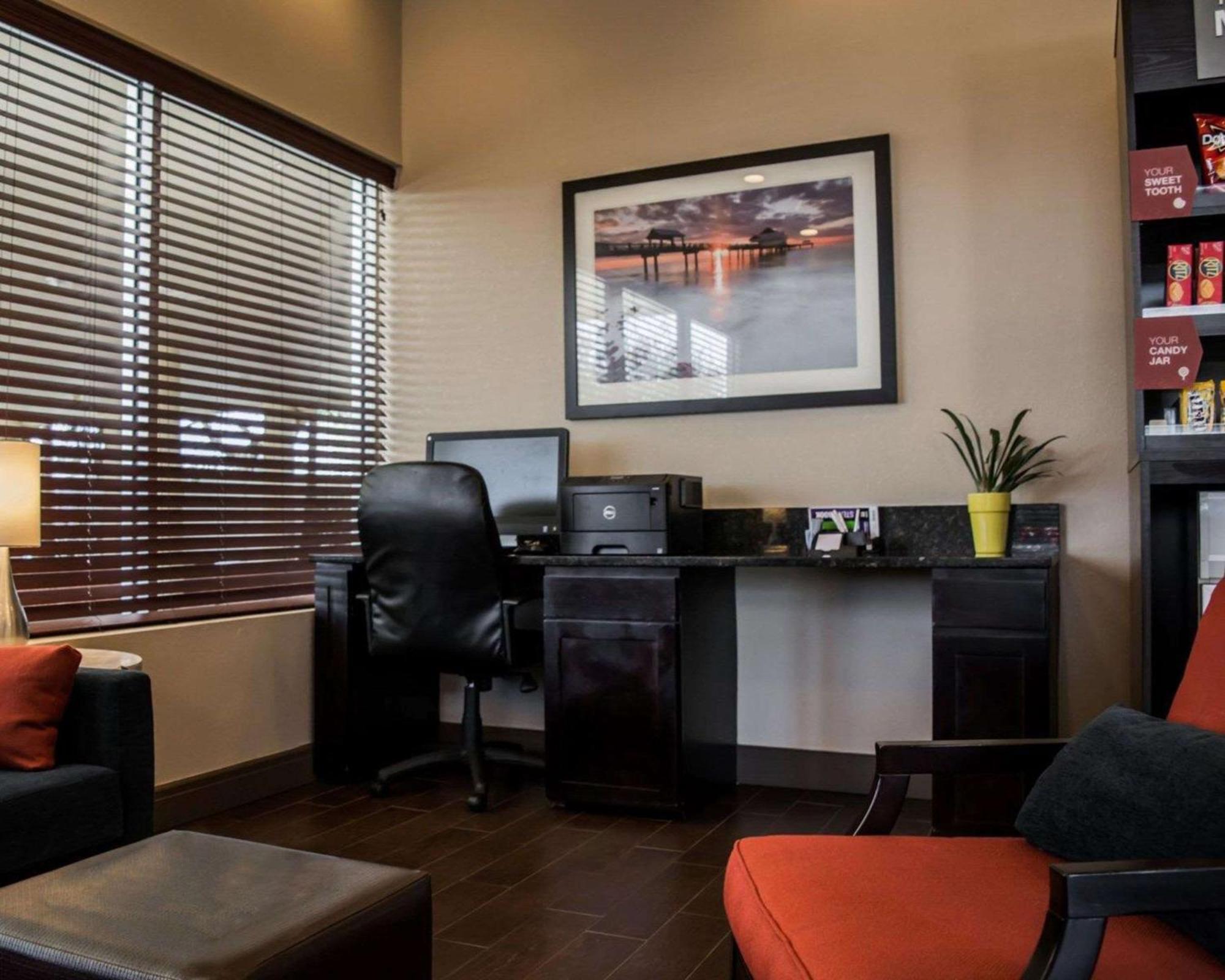 Comfort Suites Clearwater - Dunedin Eksteriør billede